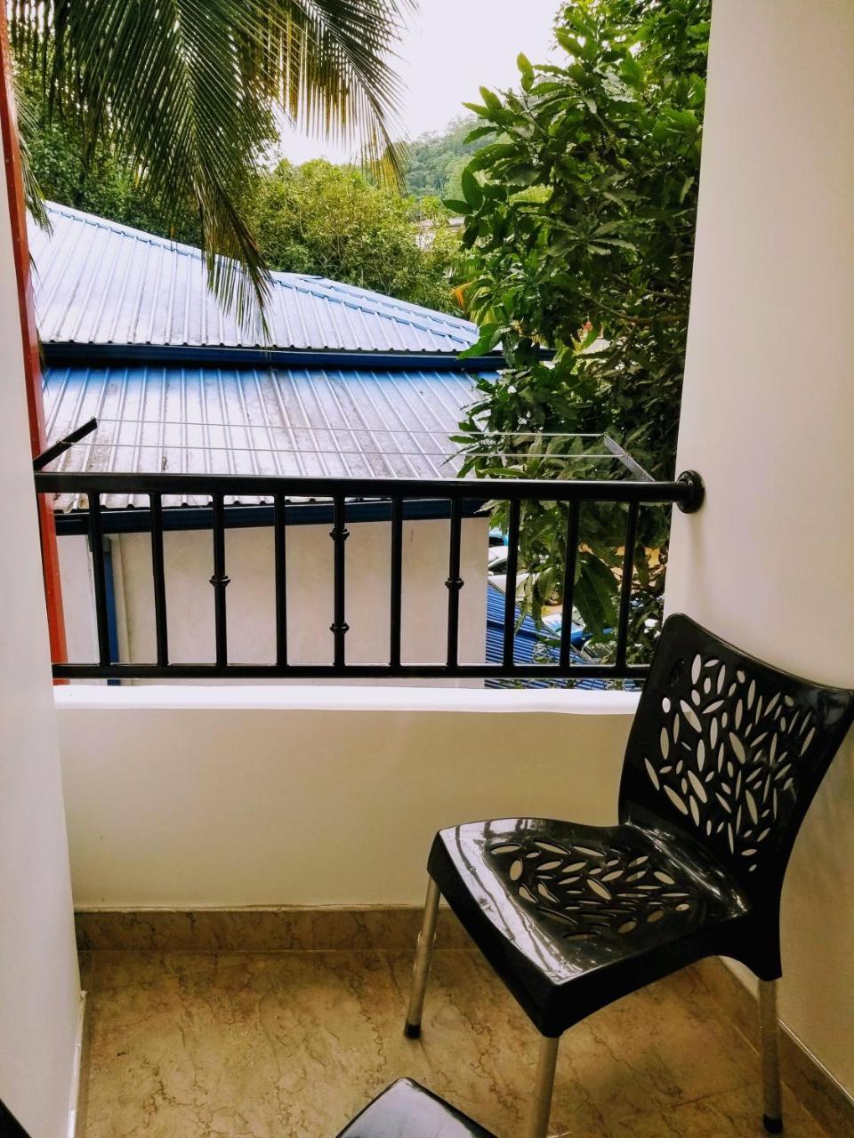 Queens mount Kandy Buitenkant foto